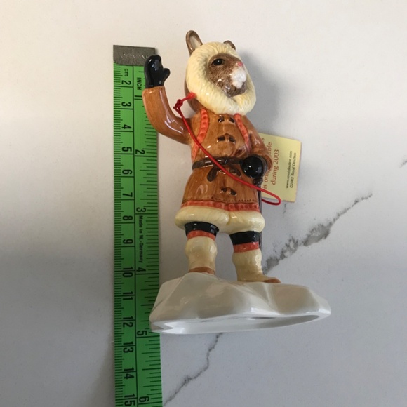 Bunnykins of the Year 2003 Royal Doulton Figurine “Eskimo” DB275 - Picture 6 of 13
